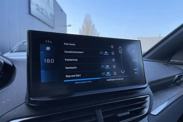 Peugeot 5008 (2021) thumbnail 23