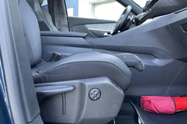Peugeot 5008 (2021) thumbnail 33