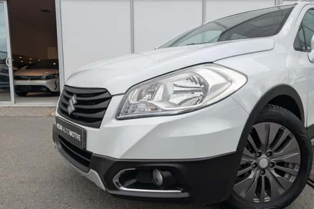 Suzuki S-Cross (2016) thumbnail 2