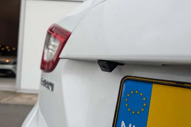 Suzuki S-Cross (2016) thumbnail 5