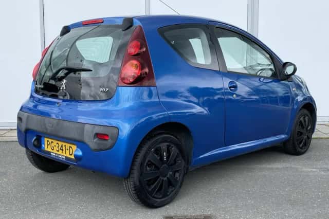 Peugeot 107 (2013) thumbnail 2