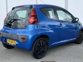 Peugeot 107 (2013) thumbnail 2