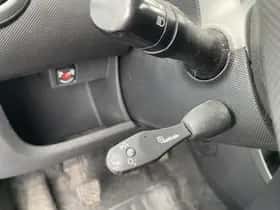 Peugeot 107 (2013) thumbnail 11