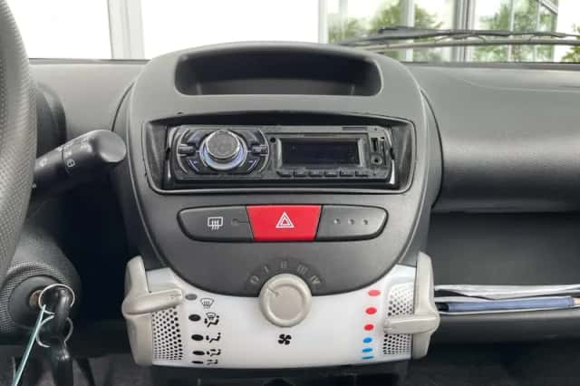 Peugeot 107 (2013) thumbnail 6