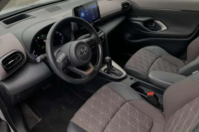 Toyota Yaris Cross (2022) thumbnail 3