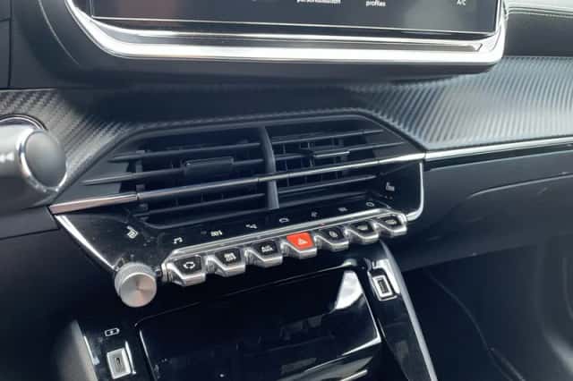 Peugeot 208 (2021) thumbnail 12
