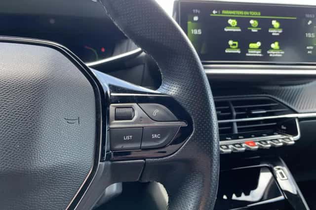 Peugeot 208 (2021) thumbnail 19