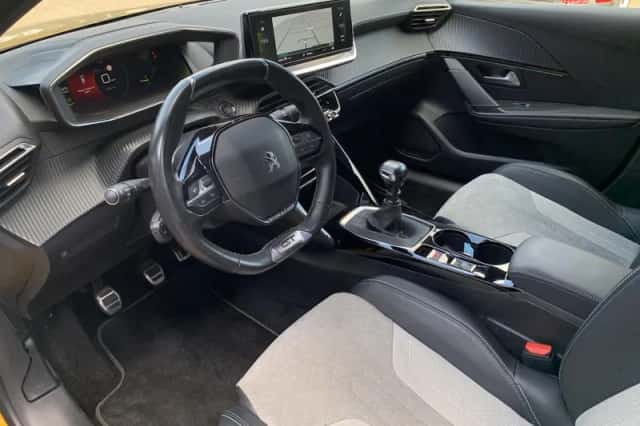Peugeot 208 (2021) thumbnail 3