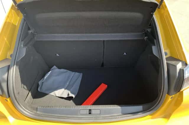 Peugeot 208 (2021) thumbnail 21