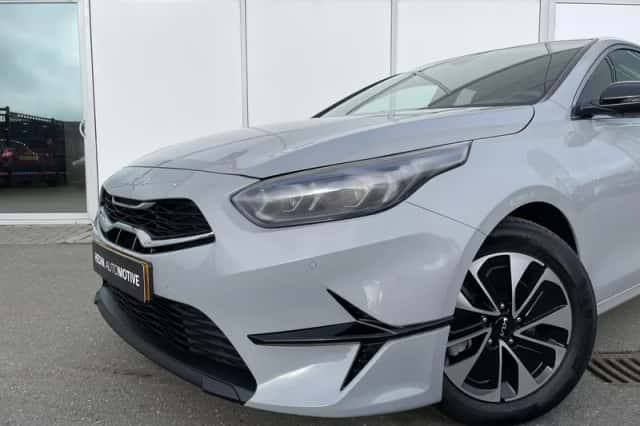 Kia Ceed (2025) thumbnail 2