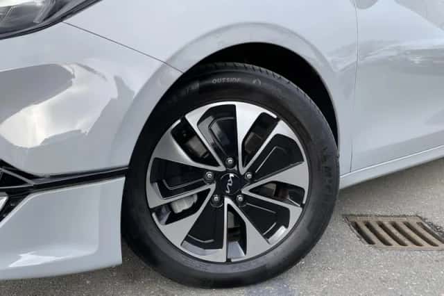 Kia Ceed (2025) thumbnail 3