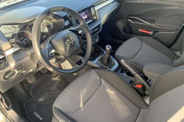 Škoda Fabia (2023) thumbnail 4