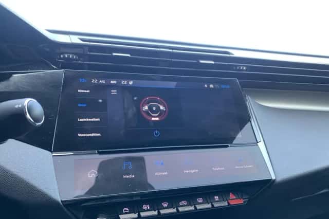 Peugeot 408 (2024) thumbnail 16