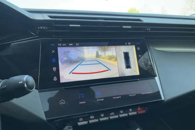 Peugeot 408 (2024) thumbnail 8