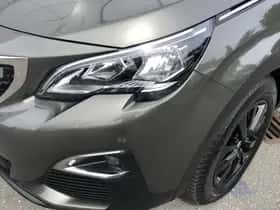 Peugeot 3008 (2021) thumbnail 2