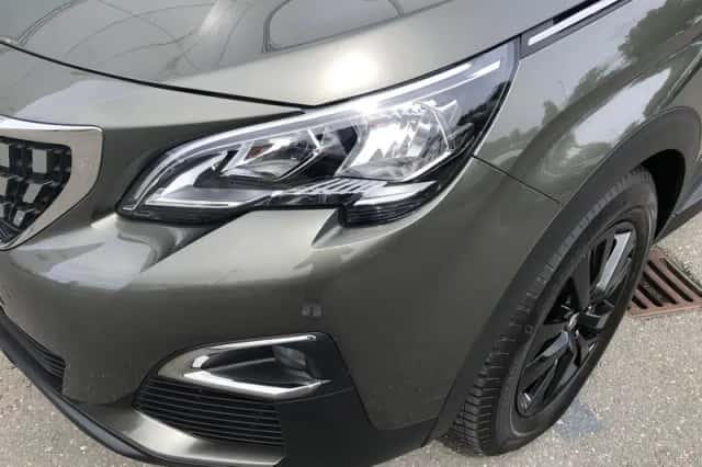 Peugeot 3008 (2021) thumbnail 3
