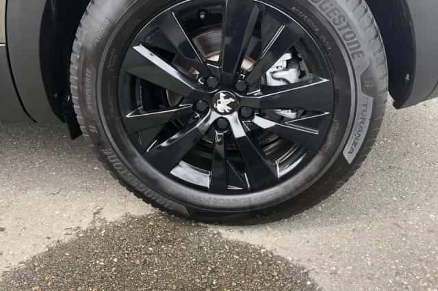 Peugeot 3008 (2021) thumbnail 5
