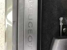 Peugeot 3008 (2021) thumbnail 6