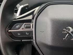 Peugeot 3008 (2021) thumbnail 9