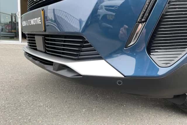 Peugeot 3008 (2021) thumbnail 2