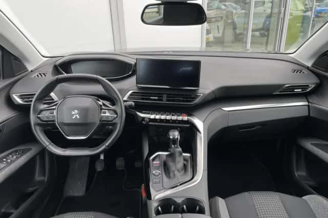 Peugeot 3008 (2021) thumbnail 11