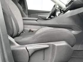 Peugeot 3008 (2021) thumbnail 16