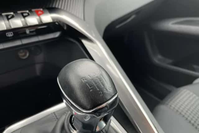 Peugeot 3008 (2021) thumbnail 20