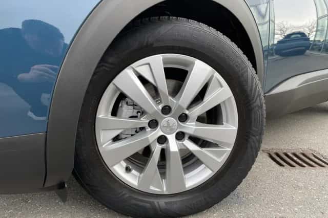 Peugeot 3008 (2021) thumbnail 3