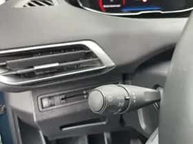 Peugeot 3008 (2021) thumbnail 21
