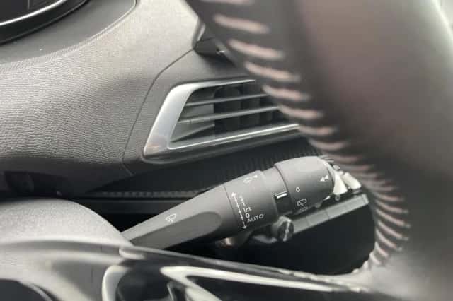 Peugeot 3008 (2021) thumbnail 22