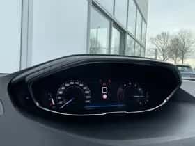 Peugeot 3008 (2021) thumbnail 25
