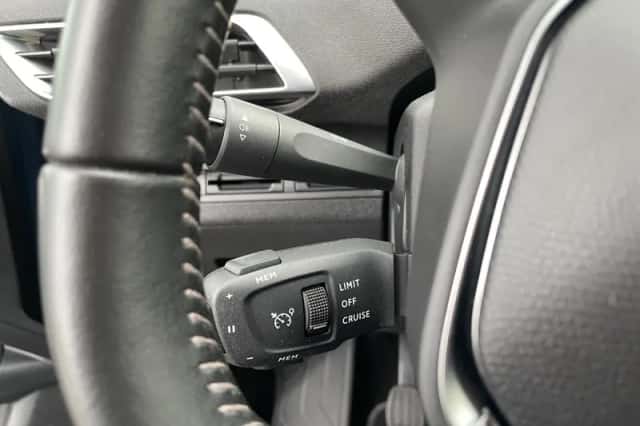 Peugeot 3008 (2021) thumbnail 26
