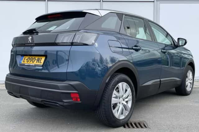 Peugeot 3008 (2021) thumbnail 4
