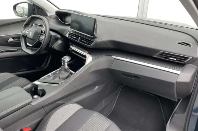 Peugeot 3008 (2021) thumbnail 10