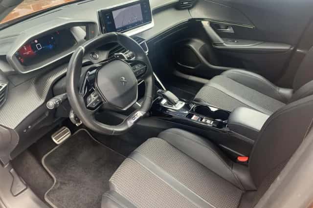 Peugeot 2008 (2020) thumbnail 3