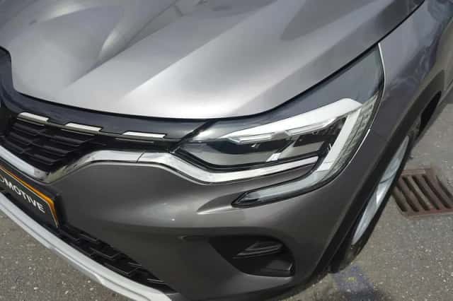 Renault Captur (2020) thumbnail 3
