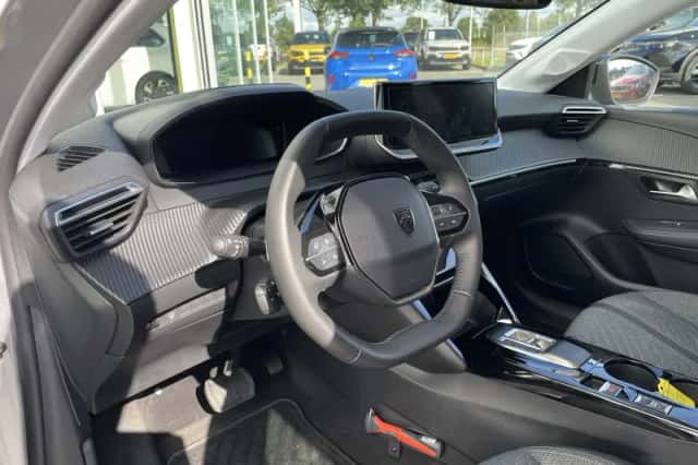 Peugeot 208 (2024) thumbnail 4