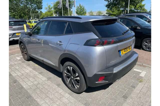 Peugeot 2008 (2021) thumbnail 2