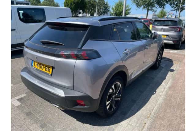 Peugeot 2008 (2021) thumbnail 4