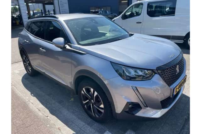 Peugeot 2008 (2021) thumbnail 5