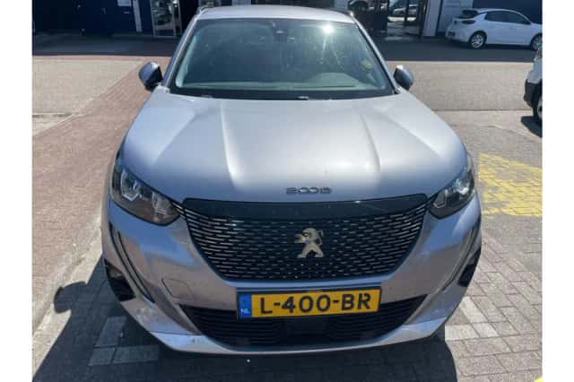 Peugeot 2008 (2021) thumbnail 6