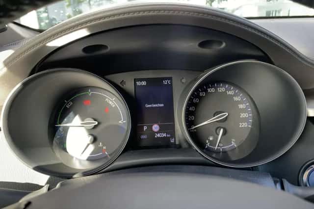 Toyota C-HR (2024) thumbnail 14