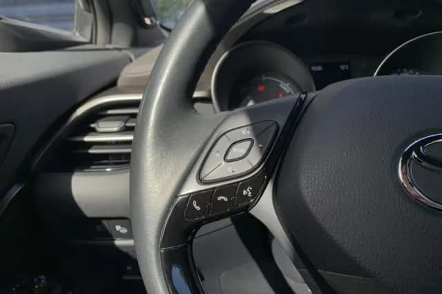 Toyota C-HR (2024) thumbnail 15