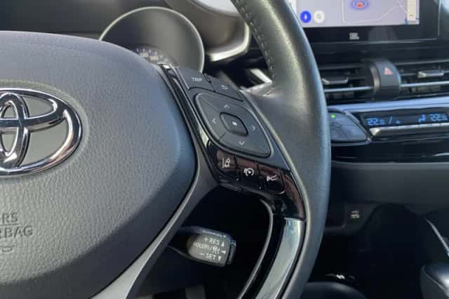 Toyota C-HR (2024) thumbnail 16