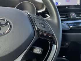 Toyota C-HR (2024) thumbnail 16
