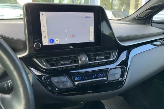 Toyota C-HR (2024) thumbnail 17
