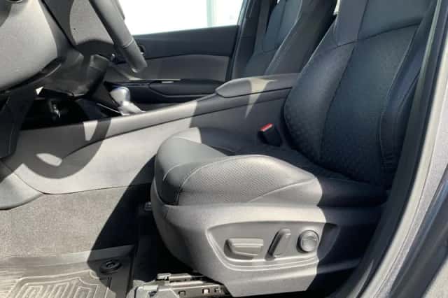 Toyota C-HR (2024) thumbnail 18