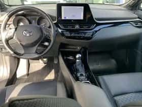Toyota C-HR (2024) thumbnail 3