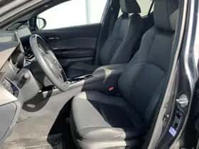 Toyota C-HR (2024) thumbnail 5