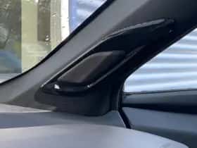 Toyota C-HR (2024) thumbnail 10